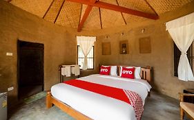 Oyo 766 Zompo Baan Din Resort